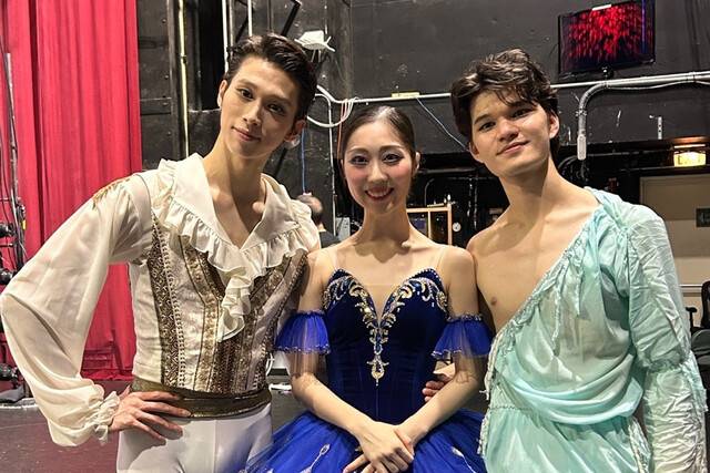 ‘2025 유스 아메리카 그랑프리’에서 대상을 받은 발레리노 전민철(왼쪽부터)과 시니어 파드되 부문에서 1위에 오른 소하은과 성재승. 한국예술종합학교 제공