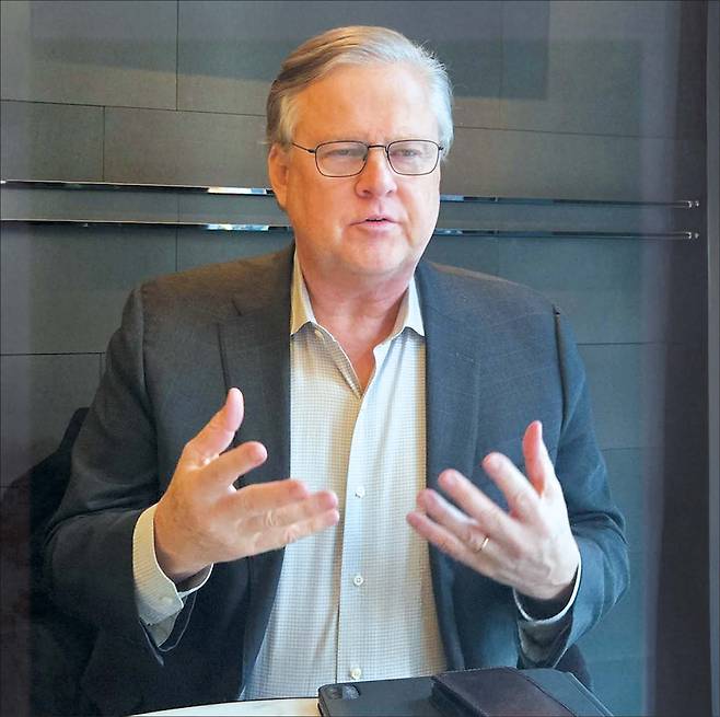 마이클 비먼 전 USTR 대표보가 지난 1월 22일 서울 포시즌호탤에서 헤럴드경제와의 인터뷰에 참여한 모습 [헤럴드 DB]