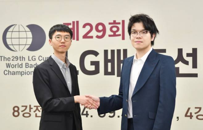 지난 1월 LG배 결승에서 대결한 변상일 9단(사진 왼쪽)과 중국 커제 9단. 한국기원 제공