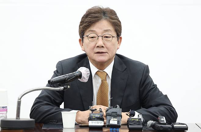 유승민 전 의원이 4월11일 국민의힘 대구시당에서 열린 기자간담회에서 발언하고 있다. ⓒ연합뉴스