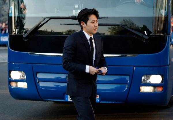 ▲ 이강인은 최근 몇 주간 출전 시간이 급감했다. 주전급으로 활약한 시즌 초와 분위기가 확연히 달랐다. 3월 들어선 컨디션 관리에 애를 먹을 만큼 피치 밟는 횟수와 시간이 뚝 떨어졌다. 다행인 건 경기력이 조금씩 회복세를 띤다는 점이다. ⓒ연합뉴스/REUTERS