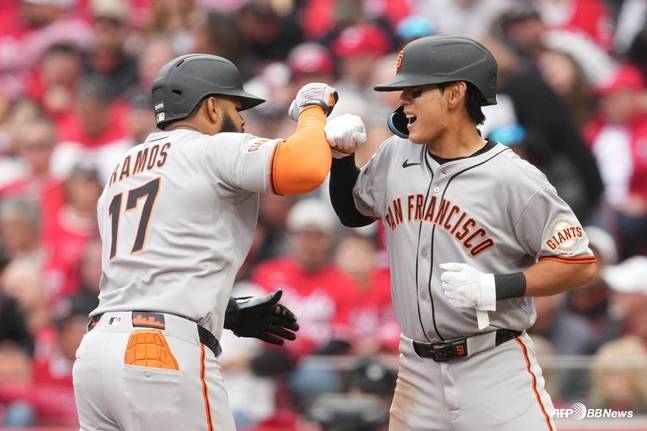 라모스(왼쪽)와 이정후. /AFPBBNews=뉴스1