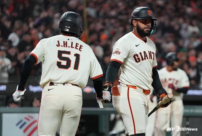 이정후(왼쪽)와 라모스. /AFPBBNews=뉴스1