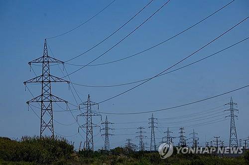 스페인 송전탑 [로이터 연합뉴스 자료사진. 재판매 및 DB 금지]
