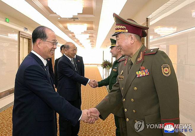 북한군 대표단 방러 (서울=연합뉴스) 조선인민군 총정치국 부국장인 박영일을 단장으로 하는 조선인민군대표단이 러시아에서 열리는 제3차 국제반파쇼대회에 참가하기 위해 평양을 출발했다고 조선중앙통신이 29일 보도했다. [조선중앙통신 홈페이지 캡처] 2025.4.29 
    [국내에서만 사용가능. 재배포 금지. For Use Only in the Republic of Korea. No Redistribution] nkphoto@yna.co.kr