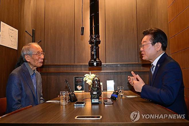 이재명, 윤여준 전 장관과 오찬회동 [연합뉴스 자료사진]