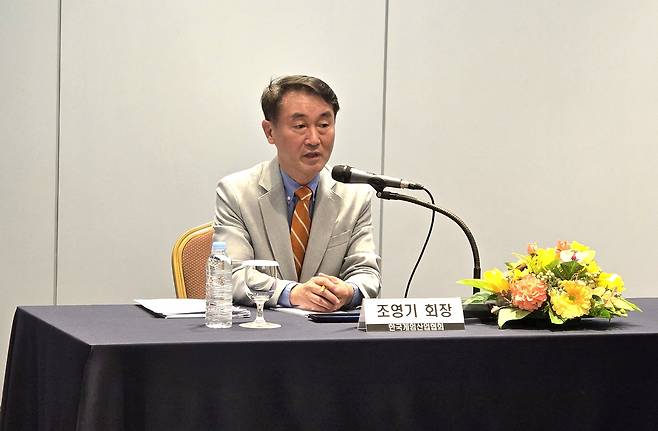 질문 답하는 조영기 신임 게임산업협회장 [촬영 김주환]