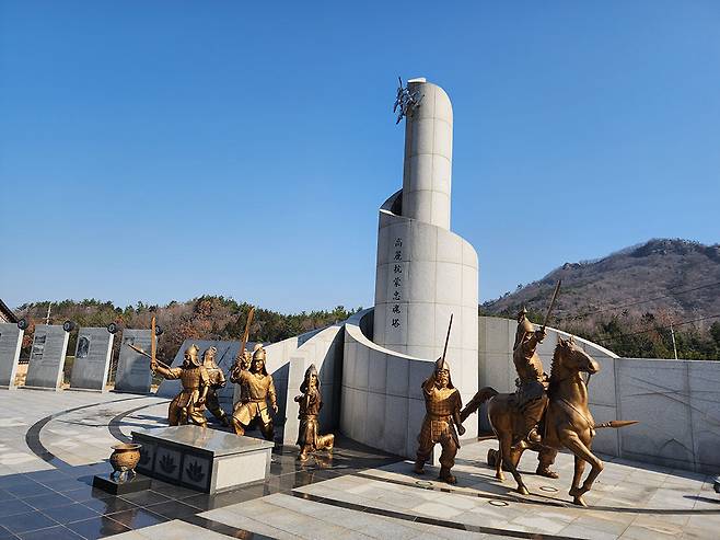 고려 항몽 추모탑(진도군 군내면)