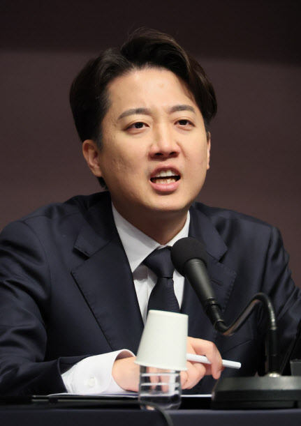 개혁신당 이준석 대선 후보가 30일 서울 중구 한국프레스센터에서 열린 관훈토론회에서 발언하고 있다.(사진=연합뉴스)