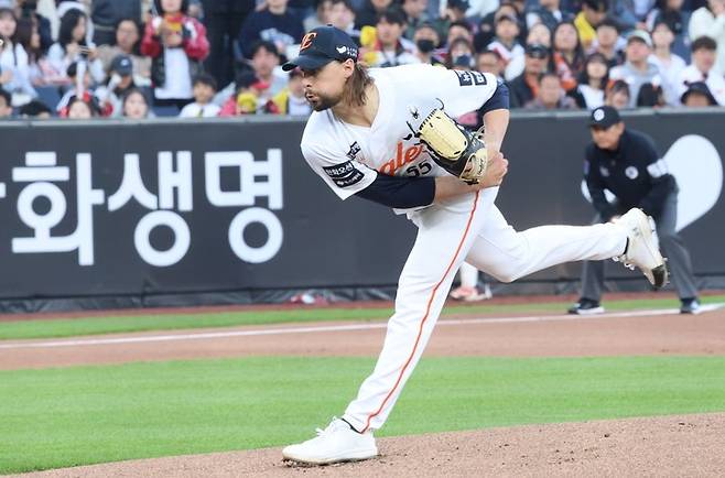 29일 LG와 경기에 한화 선발투수로 나선 라이언 와이스