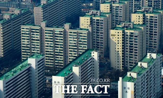 여의도 대교아파트 전용 151㎡는 지난 16일 35억5000만원에 거래되며 신고가를 기록했다. 지난해 5월 29억원에 거래된 이후 1년 만에 6억원 넘게 뛰었다. /더팩트 DB
