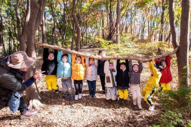 제8회 <사진이 '더' 팩트다> 보건복지부 장관상 수상작 김정국 씨의 '키야 쑥쑥 자라라'.