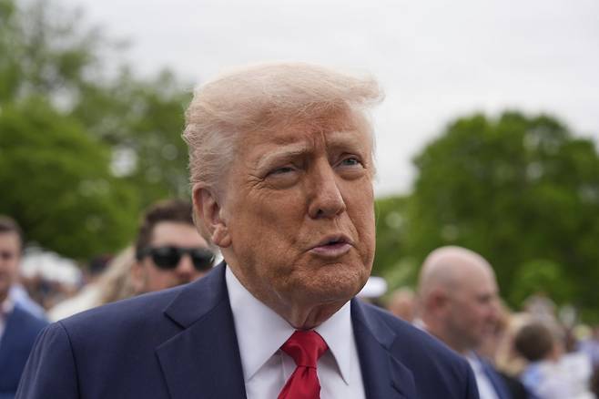 도널드 트럼프 미국 대통령이 지난 21일(현지 시간) 백악관에서 부활절 달걀 굴리기 행사에 참석해 발언하고 있다. 2025.04.30 워싱턴=AP 뉴시스