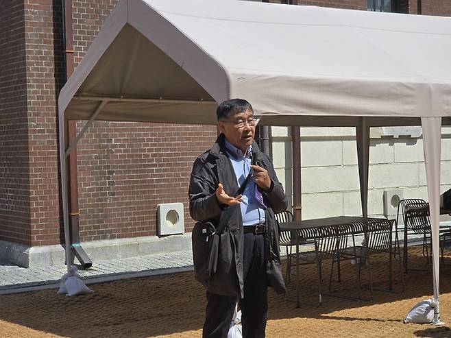 안창모&nbsp;교수(경기대학교 건축학과)가 근대도시 대전의 역사를 설명하고 있다.