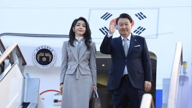 윤석열 전 대통령(오른쪽)과 김건희 여사 (사진, 대통령실)