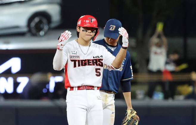 ▲ 지난 29일 광주-KIA챔피언스필드에서 열린 NC와의 경기에서 한 경기에 두 개의 2루타를 때려낸 김도영 [KIA타이거즈]&nbsp;