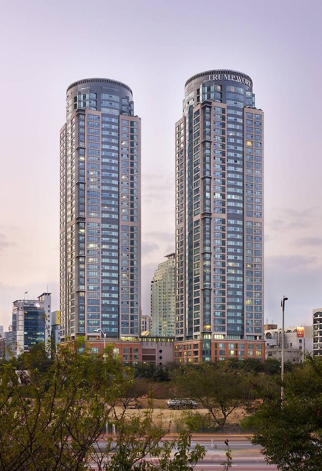 서울 여의도에 위치한 대우 트럼프월드I 전경. 사진=해안건축