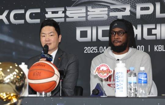 출사표 던지는 SK 전희철 감독. 사진[연합뉴스]