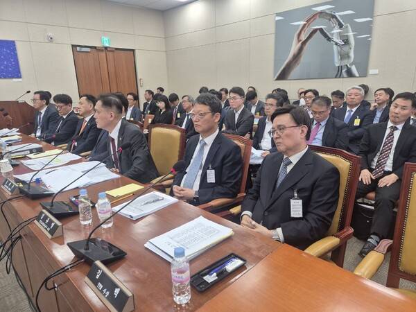 ▲30일 오후 국회 과학기술정보방송통신위원회에서 열린 '윤석열 정권 언론장악' 관련 청문회가 열리고 있다. 사진=김예리 기자