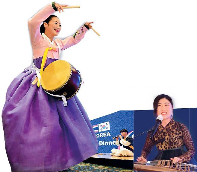 고효영(왼쪽) 무용가와 전해옥 가야금 병창이 ‘한·태 비즈니스 포럼’ 공식만찬에서 공연을 하고 있다. 이상섭 기자