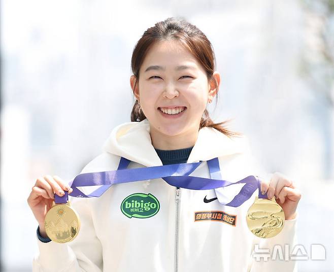 [서울=뉴시스] 김진아 기자 = 한국 여자 스피드스케이팅 간판 김민선이 28일 서울 강남구 넥스트크리에이티브에서 뉴시스와 인터뷰를 하고 있다 2025.04.28. bluesoda@newsis.com