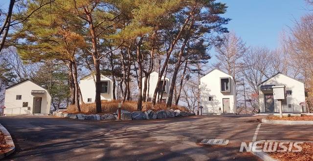 [청주=뉴시스] 옥화자연휴양림 숲속의집. photo@newsis.com