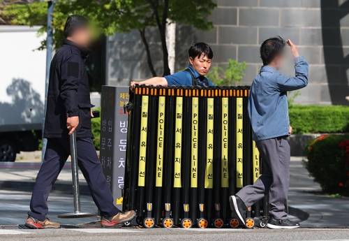 검찰, 건진법사 의혹 '윤 전 대통령 부부 사저' 아크로비스타 압수수색 종료 [연합뉴스]