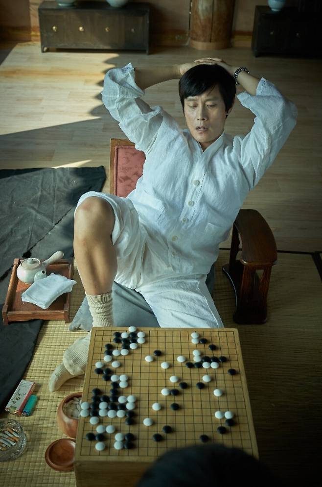 이병헌이 영화 '승부'로 백상예술대상 최우수연기상 후보에 올랐다. 영화 '승부' 스틸컷