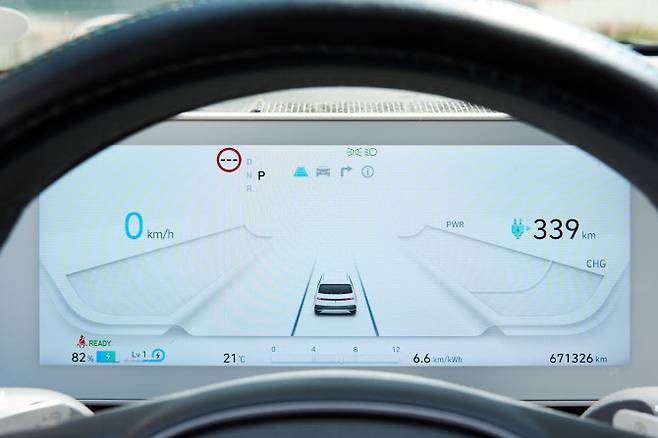 3년만에 누적 주행거리 66만km를 기록한 아이오닉 5 계기판. 주행거리가 67만 1326㎞를 기록 중이다. (사진=현대차그룹)