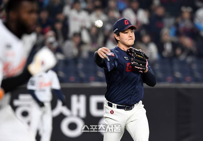 김원중이 역대 5번째 6시즌 연속 10세이브 달성을 눈앞에 두고 있다. 대전 | 박진업 기자 upandup@sportsseoul.com