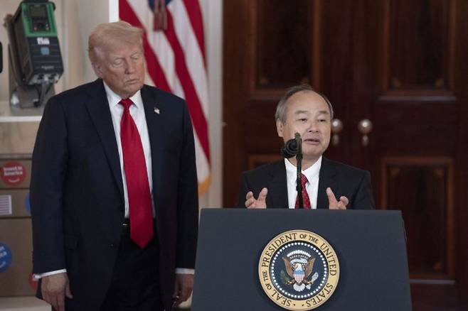 트럼프 대통령과 손정의 소프트뱅크 회장. UPI연합뉴스