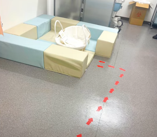 도쿄 산이쿠카이병원 1층에 마련된 베이비 바스켓. 병원 유튜브 캡처