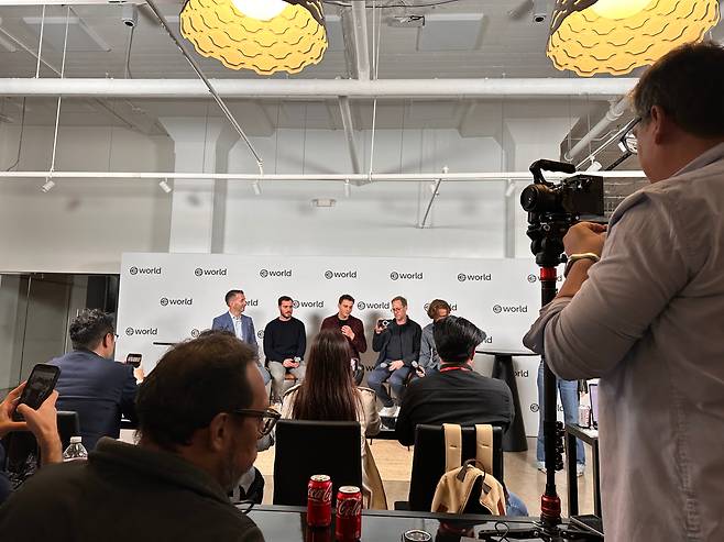 30일 미국 샌프란시스코에서 열린 TFH의 '월드' 행사에서 글로벌 취재진과 간담회를 가진 TFH 경영진./오로라 특파원