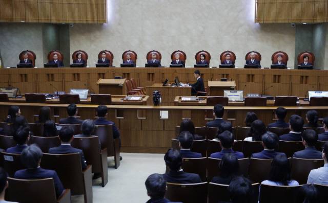 조희대 대법원장을 비롯한 대법관들이 1일 서울 서초구 대법원에서 더불어민주당 이재명 대선 후보의 공직선거법 위반 사건 상고심 선고를 위해 참석해 있다. [사진공동취재단]