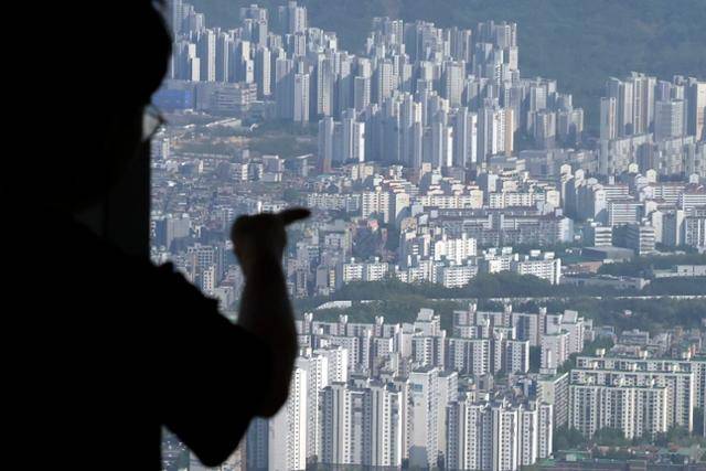 서울 강남에 고층 아파트 단지들이 펼쳐져 있다. 뉴시스