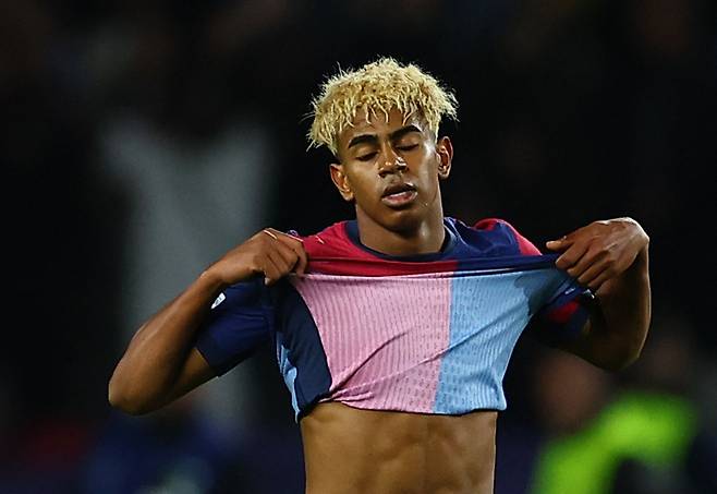 <yonhap photo-1578=""> Soccer Football - Champions League - Semi Final - First Leg - FC Barcelona v Inter Milan - Estadi Olimpic Lluis Companys, Barcelona, Spain - April 30, 2025 FC Barcelona's Lamine Yamal reacts after the match REUTERS/Albert Gea/2025-05-01 06:59:36/ <저작권자 ⓒ 1980-2025 ㈜연합뉴스. 무단 전재 재배포 금지, AI 학습 및 활용 금지></yonhap>