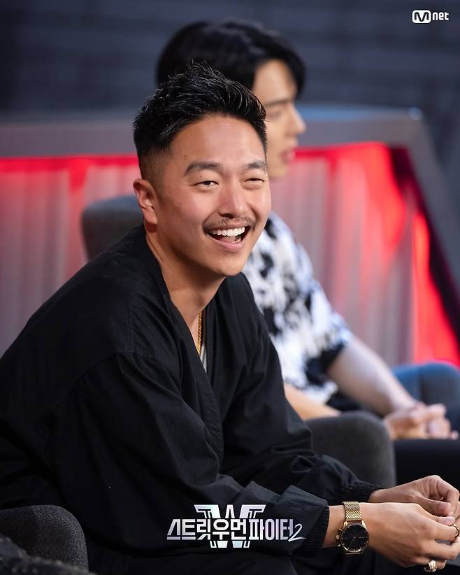 Song serving as a special judge on "Street Woman Fighter 2" in 2023