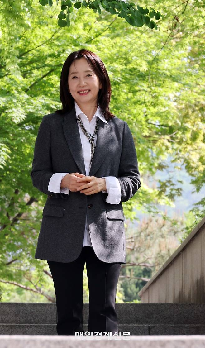 국립발레단 수석 조연재, 유니버설발레단 수석 강민우 등을 키워낸 장선희 세종대 교수. 오는 8월 30여 년 만에 교수직을 내려놓고 40년간 유럽의 발레 공연장을 누빈 역사적 기록을 담은 ‘발레 순례기’(가제)를 펴낼 예정이다. 김호영 기자