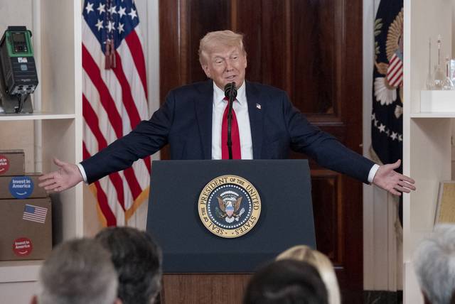 도널드 트럼프 미국 대통령이 30일 워싱턴DC 백악관에서 20여명의 글로벌 기업 CEO가 참석한 가운데 진행된 ‘미국 투자’ 행사에서 인사말을 하고 있다. UPI 연합뉴스