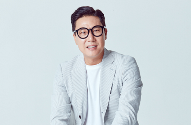 방송인 겸 가수 이상민
