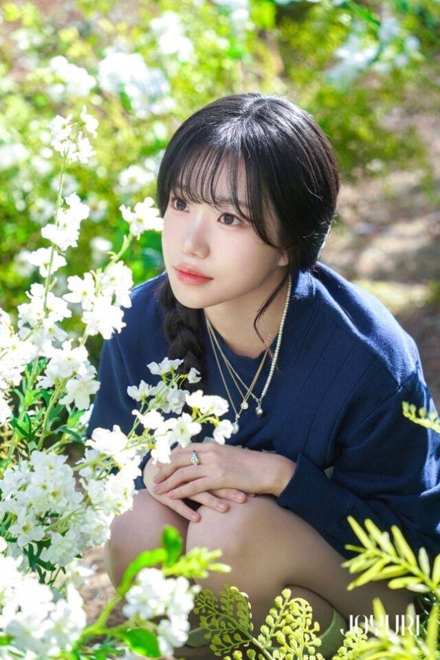 가수 조유리/웨이크원