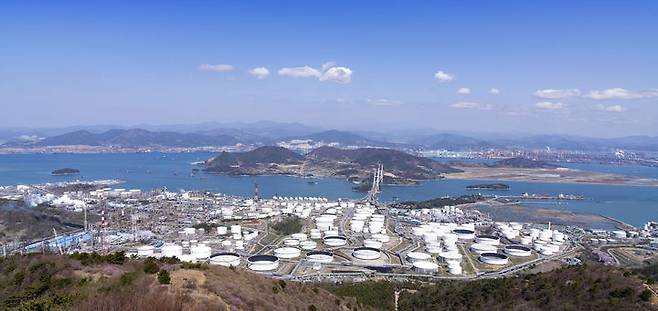 [여수=뉴시스]여수국가산업단지 전경. (사진=여수시 제공) 2025.05.01. photo@newsis.com *재판매 및 DB 금지