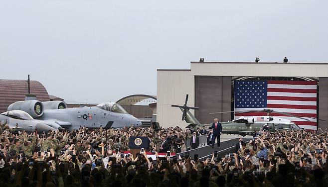 2019년 6월30일 경기도 평택시 주한미군 오산공군기지를 방문한 도널드 트럼프 미국 대통령. ⓒAP Photo