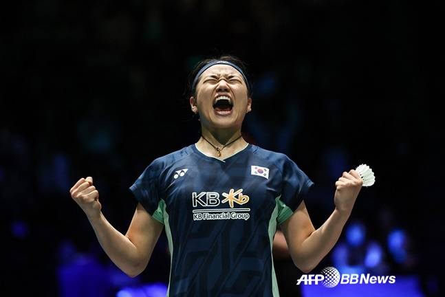 안세영이 지난달 30일(한국시간) 중국 샤먼에서 열린 대만과의 '제19회 세계혼합단체선수권대회(수디르만컵)' 조별리그 B조 3차전에서 포효하고 있다. /AFPBBNews=뉴스1