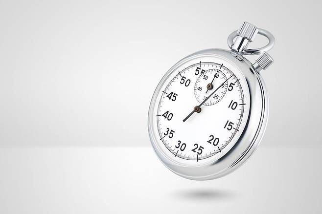 국내 연구팀이 최근 개발한 파킨슨병 진단 AI 모델은 10초 간의 테스트 결과를 통해 병의 유무를 판단할 수 있다. [사진=게티이미지뱅크]