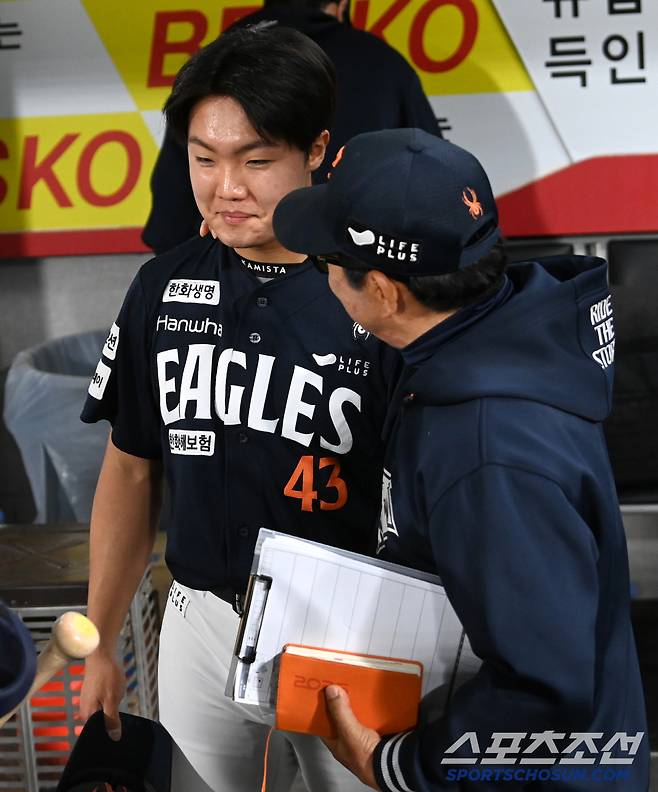 양상문 코치도 첫 승을 축하