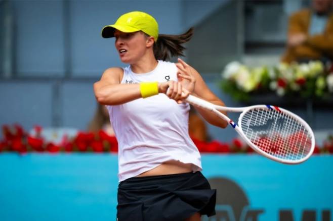 2025 마드리드오픈 여자단식 4강전에서 코코 고프에게 치욕을 당한 이가 시비옹테크. 사진/WTA 투어