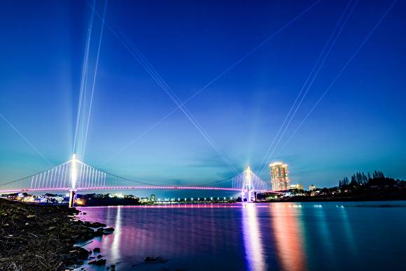 경기도 여주 남한강 출렁다리 야경. [사진=경기도]