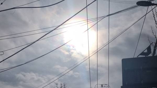 가민 인스팅트 3 솔라 제품으로 태양광을 충전하던 지난달 22일 태양 모습. 구름이 약간 낀 날씨였다. 정옥재 기자