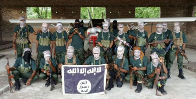 아프리카에서 활동하는 이슬람국가(IS) 연계 테러단체 대원들. X 캡처